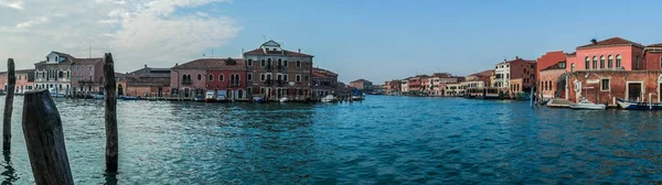 Venedik lagünündeki Murano şehrinin manzarası