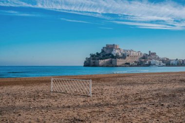 İspanya 'nın Akdeniz sahilindeki eski Peniscola kasabası.