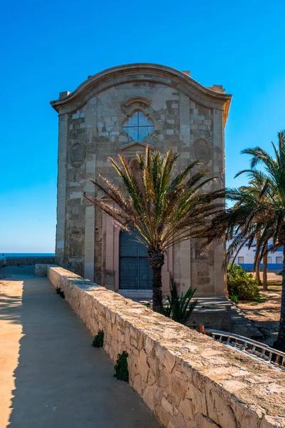 Den Gamla Kyrkan Omgiven Palmer Tabarca Det Spanska Medelhavet Framför — Stockfoto