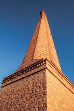 İspanya 'nın Alicante kentindeki Agost kasabasında eski ve terk edilmiş bir seramik fabrikası.
