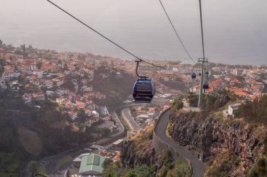 Limandan Monte, Funchal, Madeira 'ya teleferik yolculuğu.