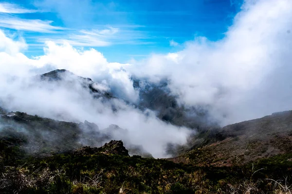 Pico Arieiro Nun Tepesinde 1813 Metre Yüksekliğindeki Madeira Nın Üçüncü — Stok fotoğraf