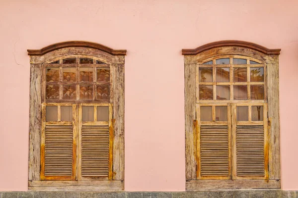 Dos Ventanas Estilo Colonial Una Casa Ciudad Goias Goias Velho —  Fotos de Stock