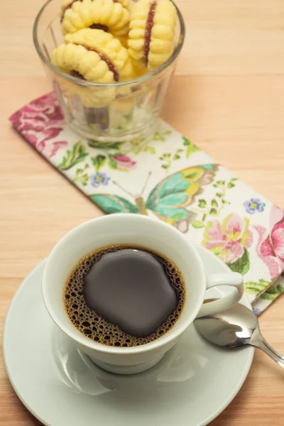 Cup Coffee Pile Buttery Cookies Sprinkled Sugar Wooden Surface — Stock Photo, Image