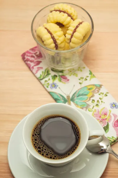 Cup Coffee Pile Buttery Cookies Sprinkled Sugar Wooden Surface — Stock Photo, Image