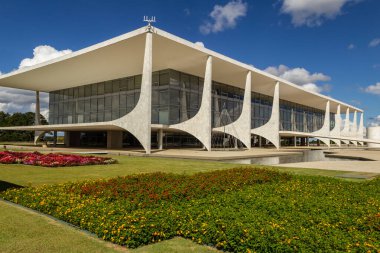Braslia 'daki Planalto Sarayı, Brezilya. Burası Cumhurbaşkanlığı Makamı 'nın bulunduğu yer. Mimar Oscar Niemeyer 'in bir çalışması..