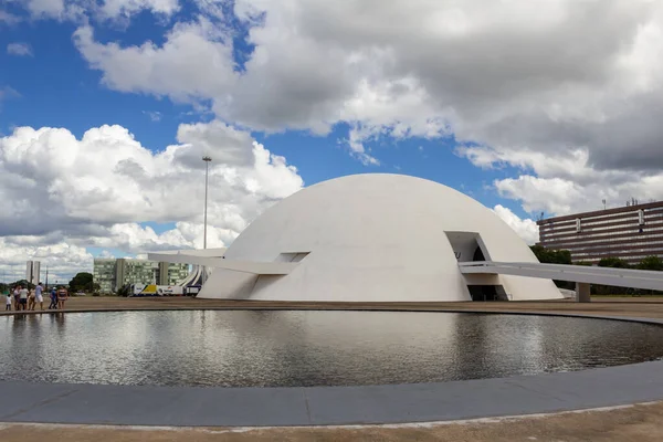 Muzeum Narodowe Republiki Pochmurny Dzień Dzieło Architekta Oscara Niemeyera — Zdjęcie stockowe