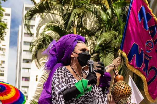 Une Femme Exprimant Dans Micro Lors Une Manifestation Occasion Journée — Photo