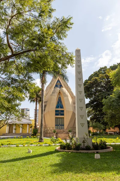 Aparecida de Goiania 'daki Maos Postas Tapınağı' nın detayları..