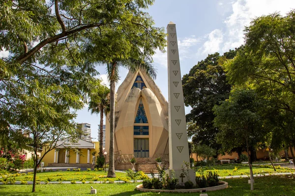 Aparecida de Goiania 'daki Maos Postas Tapınağı' nın detayları..