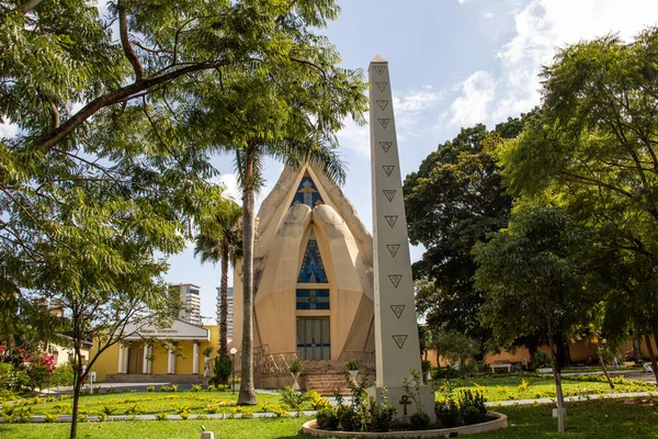 Aparecida de Goiania 'daki Maos Postas Tapınağı' nın detayları..