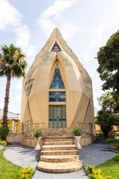  Aparecida de Goiania 'daki Maos Postas Tapınağı' nın detayları..