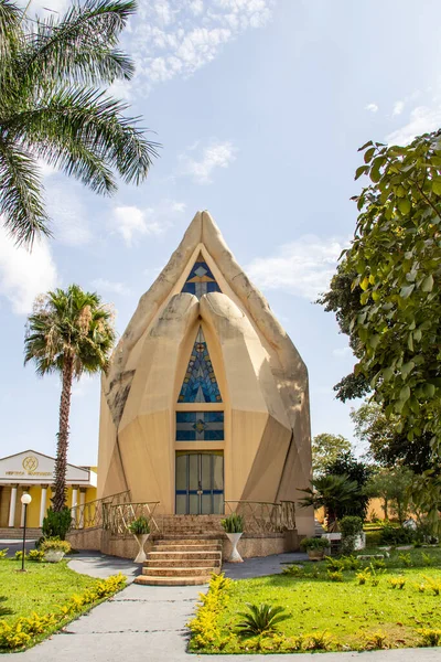  Aparecida de Goiania 'daki Maos Postas Tapınağı' nın detayları..