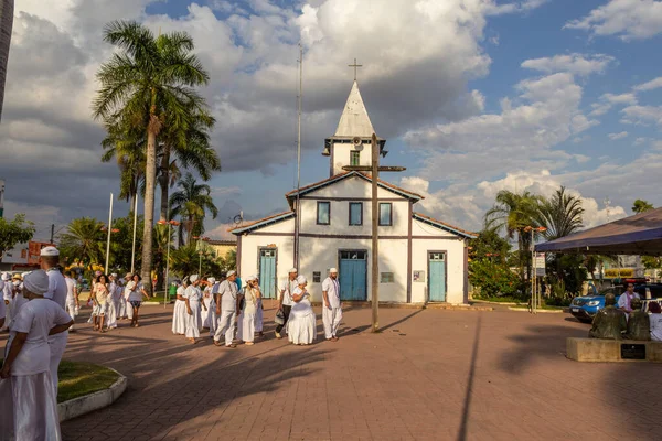 Sommige Mensen Verzamelden Zich Voor Kerk Voor Processie Van Oude — Stockfoto