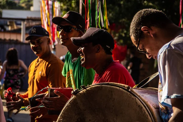 Een Groep Feestvierders Die Percussie Instrumenten Gebruiken Repeteren Voor Congada — Stockfoto