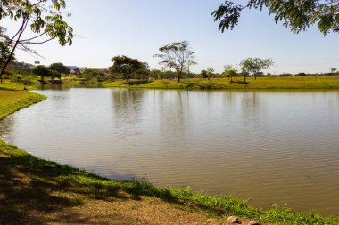  Manzara. Goiania şehrindeki Leolidio di Ramos Caiado Park 'ın manzaralarından biri..