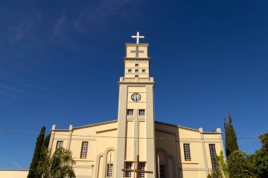 The Bom Jesus da Lapa Cathedral in the city of Anpolis seen from the front with blue sky in the background.