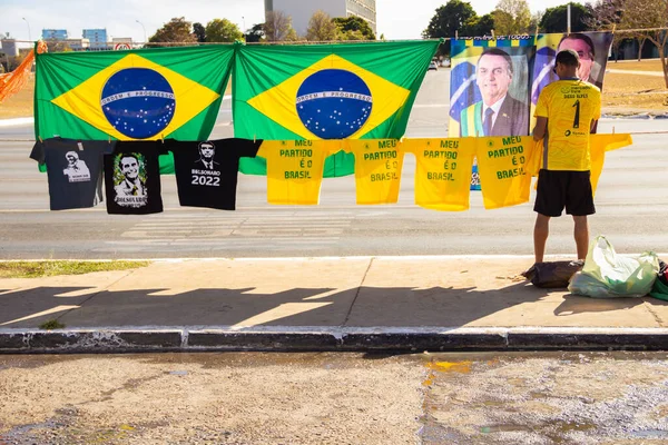 Vendor Brazilian Flags Bolsonaro Shirts Display Brasilia Street — Foto de Stock