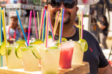 Beverage vendor at a street event in Goiania. Photo taken during the LGBTQIA+ Parade.