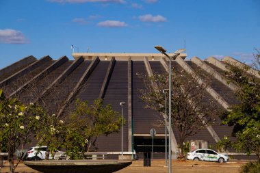 Claudio Santoro National Theater, in the city of Braslia. Work by Oscar Niemeyer's architect.
