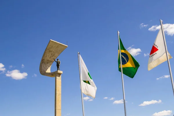 Emlékmű Részletei Zászlók Memorial Előtt Oscar Niemeyer Építészeti Projektje — Stock Fotó