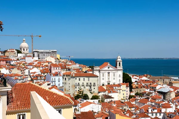 Alfama Neighborhood One Most Iconic Places Lisbon — Stock Photo, Image