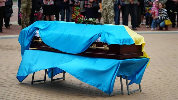 Украина Война Похороны Солдата Похоронная Церемония Похороны Украинских Солдат Погибших — стоковое фото