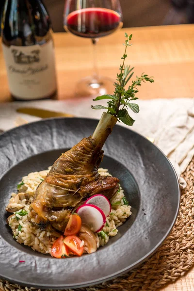 Pierna Pato Con Arroz Verduras —  Fotos de Stock