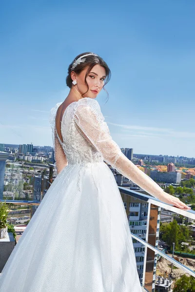 Bella Tenera Giovane Donna Sexy Bruna Sposa Abito Sposa Bianco — Foto Stock