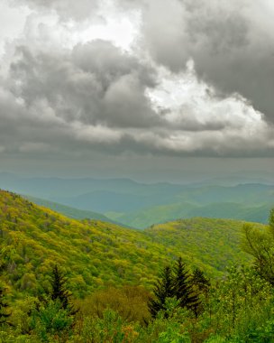 blue ridge Dağları üzerinde bulutlar