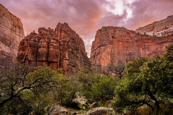 Dramatic Sunset Skies Angels Landing Zion Canyon — Stock Photo, Image