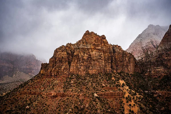 Mirando Otro Lado Del Cañón Para Montar Spry Zion Canyon — Foto de Stock