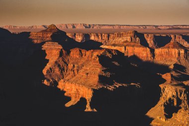 Grandview Point 'ten Büyük Kanyon' da Gün Batımının Sessiz Renkleri