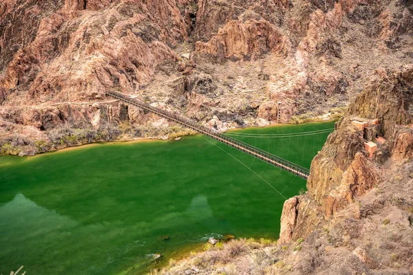 Vista Ponte Preta Sobre Verde Brilhante Rio Colorado Grand Canyon — Fotografia de Stock