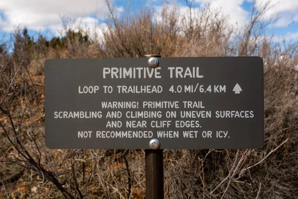 Πρωτόγονο Trail Warning Sign Devils Garden Arches National Park — Φωτογραφία Αρχείου