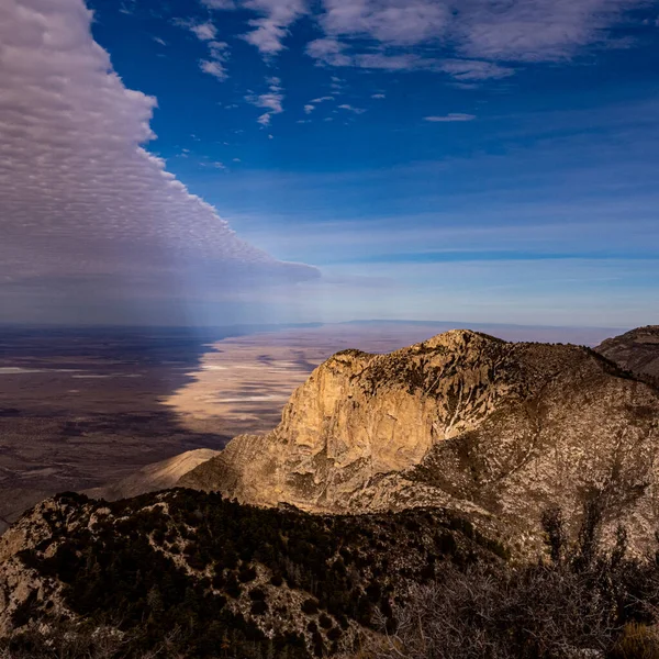 Nube Grande Mueve Para Cubrir Valle Debajo Del Parque Nacional — Foto de Stock