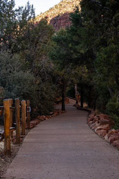 Paved River Trail Zion National Park — Stockfoto