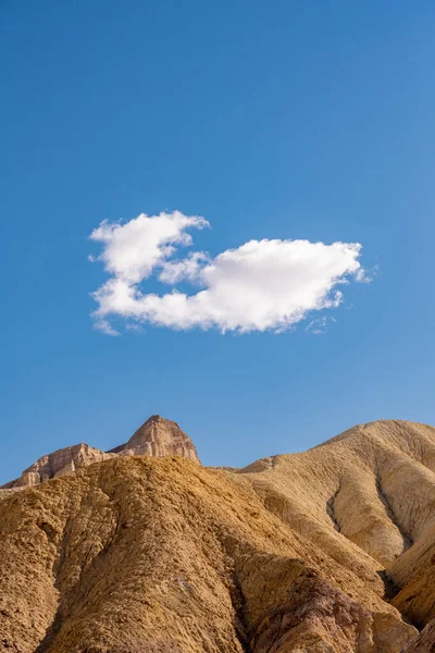 Puffy Cloud Badlands Death Valley Golden Canyon Trail — Stock Photo, Image