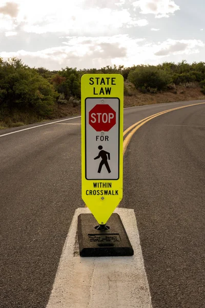 Stop Pedestrians Crosswalk Sign — Fotografia de Stock