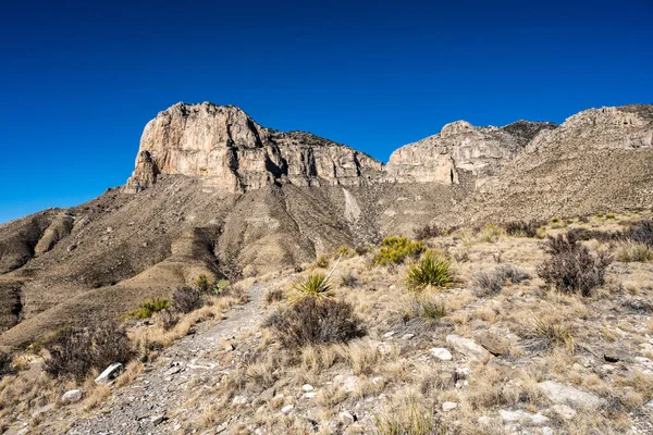 Deep Blue Sky Над Capitan Guadalupe Peak Национальном Парке Guadalupe — стоковое фото