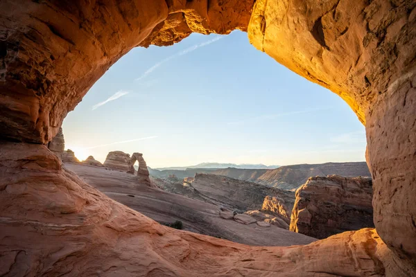Lumière Soleil Matin Encadre Arche Arche Délicate Dans Parc National — Photo