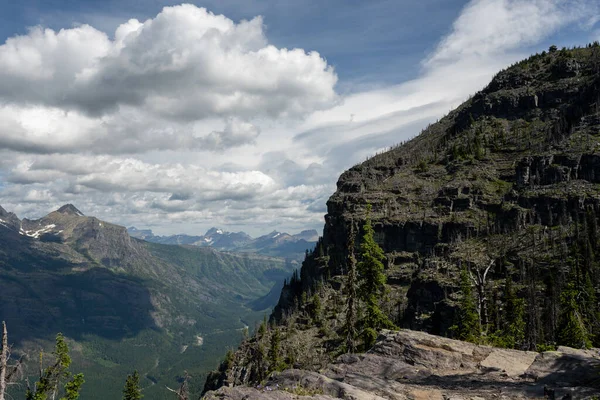 Vistas Verão Cliffs Caminho Torre Fogo Mount Brown Parque Nacional — Fotografia de Stock