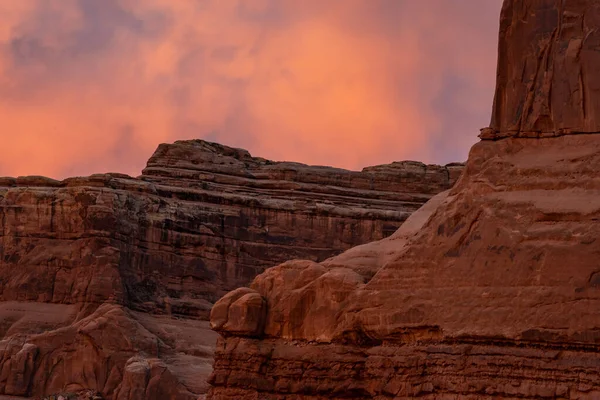 Park Avenue Glows Pink Morning Light Arches National Park — 스톡 사진