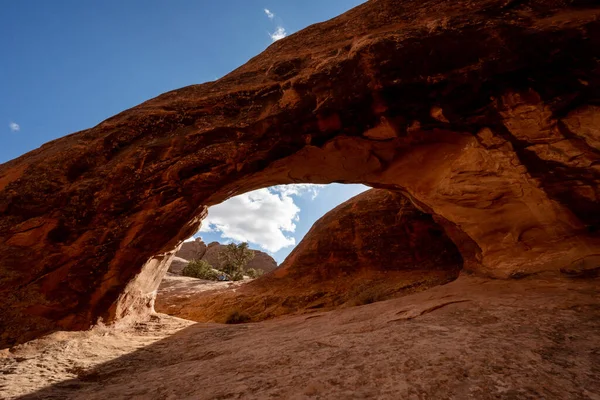 Randonneur Encadré Dans Une Arche Privée Dans Parc National Des — Photo