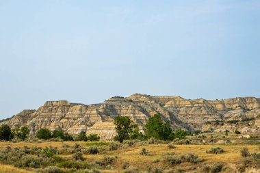 Theodore Roosevelt Ulusal Parkı 'nda Çamurdan Farklı Renklerin Birçok Katmanı Çorak Topraklar Oluşturdu