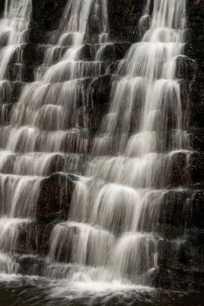 Närbild Vatten Cascading Fordyce Ricks Damm Varma Källor Nationalpark — Stockfoto