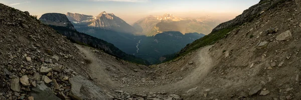 Highline Trail Abraços Edge Mountain Panorama Parque Nacional Glacier — Fotografia de Stock