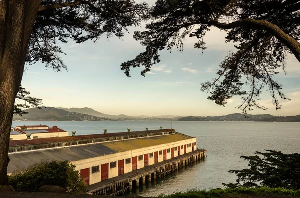 Пирсы Форта Мейсон Смотрящие Саусалито Заливе Сан Франциско — стоковое фото