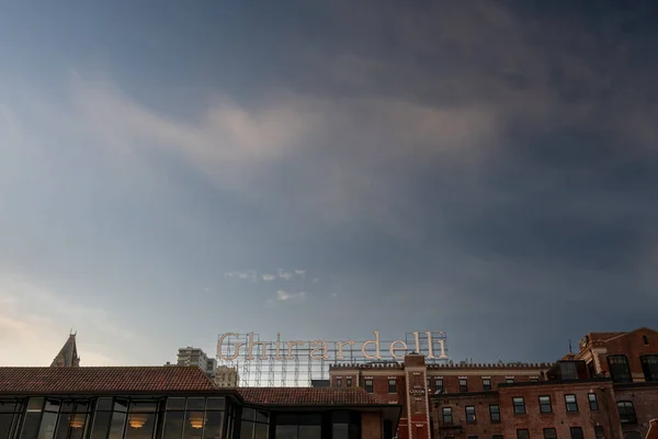 San Francisco Estados Unidos Febrero 2022 Ghirardelli Sign Soft Clouds — Foto de Stock