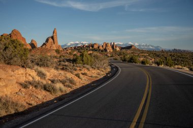 Uzun Kaya oluşumları hattı Kemer Ulusal Parkı 'nın Kavisli Yolu
